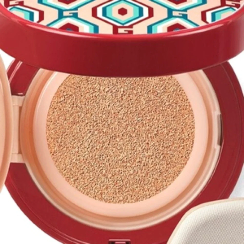 NIB Gucci Cushion de Beauté Foundation - Limited Edition #02.5
